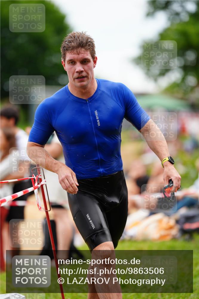 21.06.2026 - 29. Vierlanden-Triathlon LAZAROV Photography http://msf.ph/oto/9863506 21.06.2026 11:00:44 Schwimmen 712, 746 meine-sportfotos.de