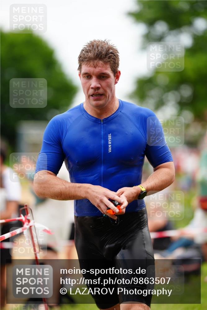 21.06.2026 - 29. Vierlanden-Triathlon LAZAROV Photography http://msf.ph/oto/9863507 21.06.2026 11:00:45 Schwimmen 712, 746 meine-sportfotos.de