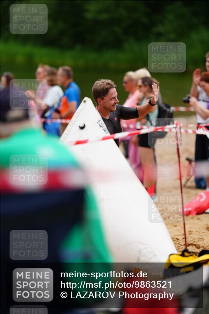 21.06.2026 - 29. Vierlanden-Triathlon LAZAROV Photography http://msf.ph/oto/9863521 21.06.2026 11:01:14 Schwimmen 656, 709 meine-sportfotos.de