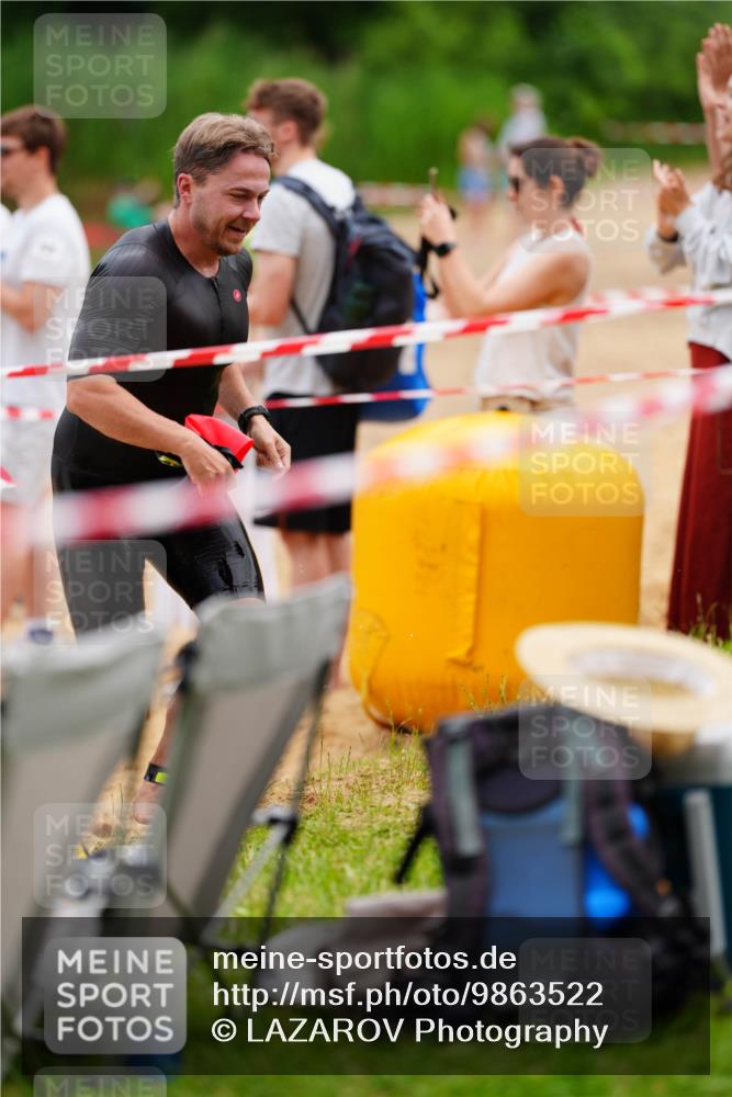 21.06.2026 - 29. Vierlanden-Triathlon LAZAROV Photography http://msf.ph/oto/9863522 21.06.2026 11:01:15 Schwimmen 656, 709 meine-sportfotos.de