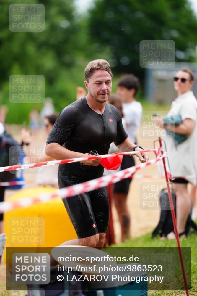 21.06.2026 - 29. Vierlanden-Triathlon LAZAROV Photography http://msf.ph/oto/9863523 21.06.2026 11:01:16 Schwimmen 656, 709 meine-sportfotos.de