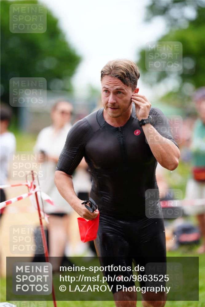 21.06.2026 - 29. Vierlanden-Triathlon LAZAROV Photography http://msf.ph/oto/9863525 21.06.2026 11:01:17 Schwimmen 656, 709 meine-sportfotos.de