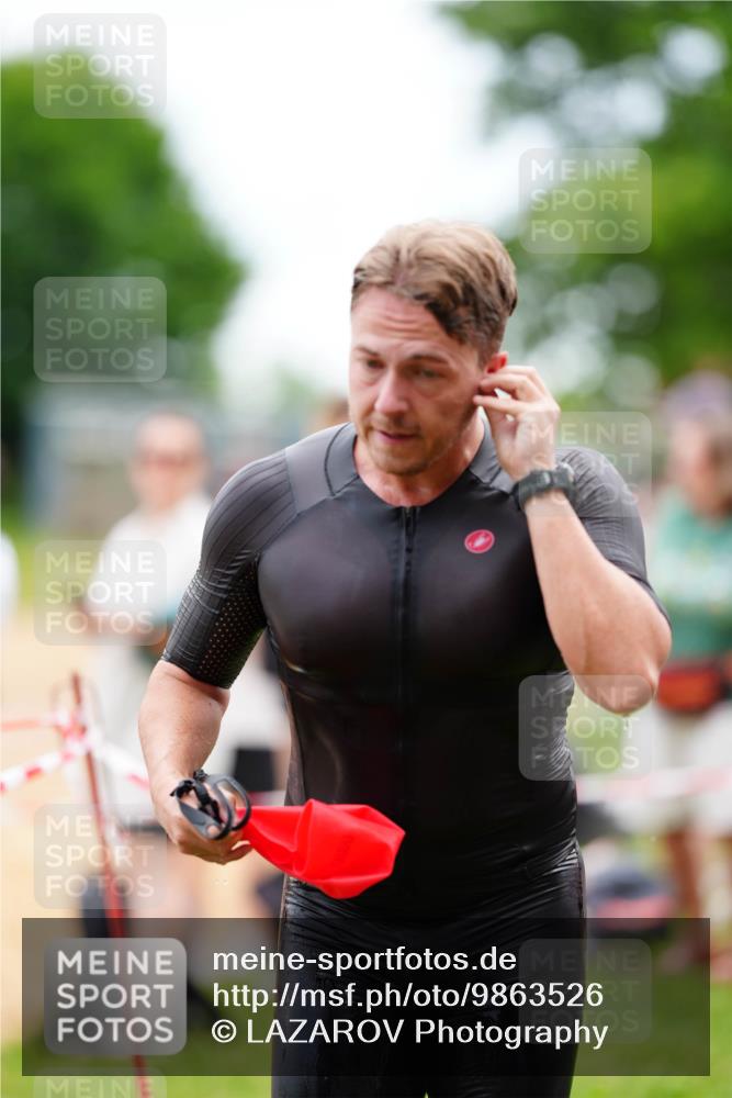 21.06.2026 - 29. Vierlanden-Triathlon LAZAROV Photography http://msf.ph/oto/9863526 21.06.2026 11:01:17 Schwimmen 656, 709 meine-sportfotos.de