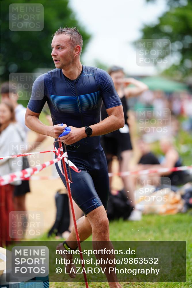 21.06.2026 - 29. Vierlanden-Triathlon LAZAROV Photography http://msf.ph/oto/9863532 21.06.2026 11:01:32 Schwimmen 718 meine-sportfotos.de