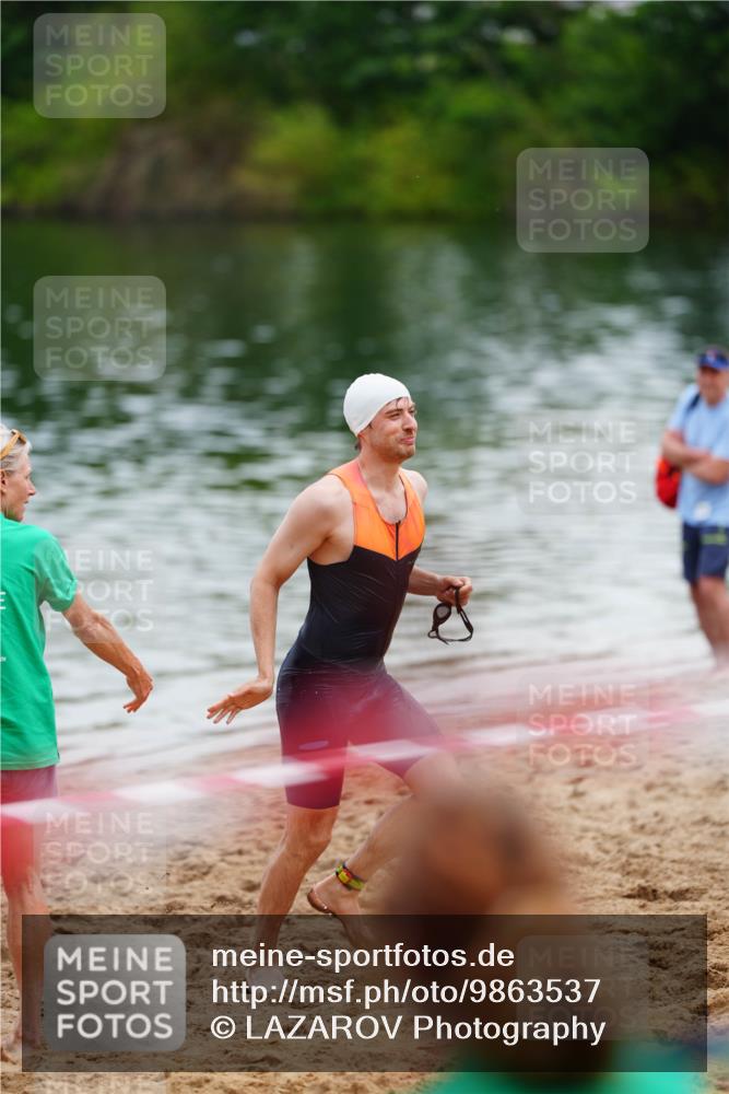 21.06.2026 - 29. Vierlanden-Triathlon LAZAROV Photography http://msf.ph/oto/9863537 21.06.2026 11:01:45 Schwimmen 673 meine-sportfotos.de