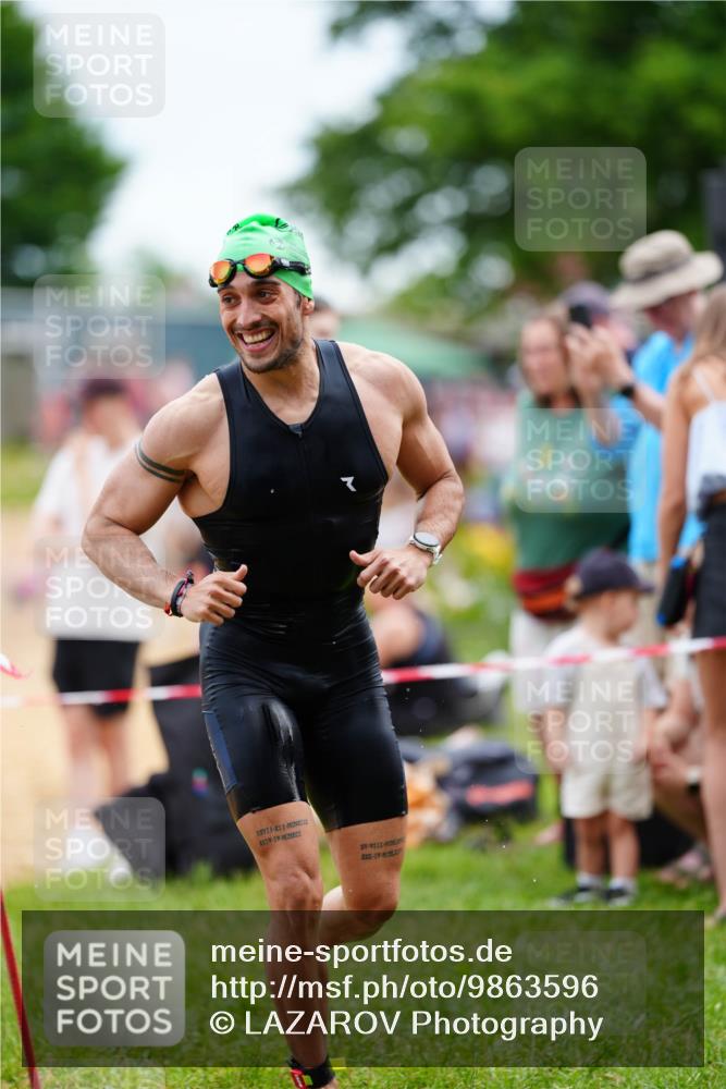 21.06.2026 - 29. Vierlanden-Triathlon LAZAROV Photography http://msf.ph/oto/9863596 21.06.2026 11:03:16 Schwimmen 695, 703, 713 meine-sportfotos.de
