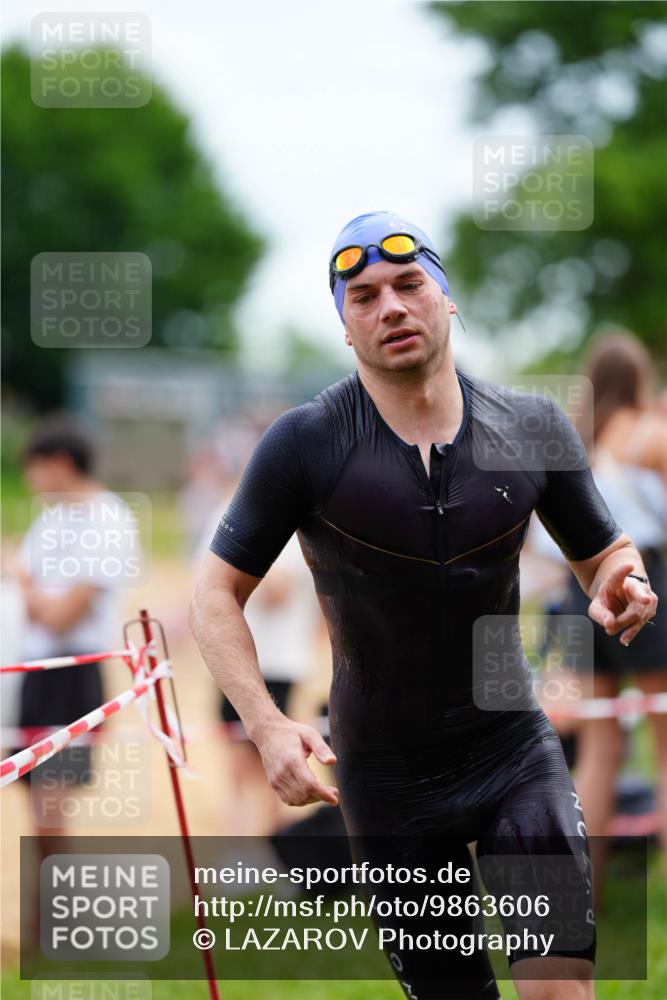 21.06.2026 - 29. Vierlanden-Triathlon LAZAROV Photography http://msf.ph/oto/9863606 21.06.2026 11:03:26 Schwimmen 695 meine-sportfotos.de