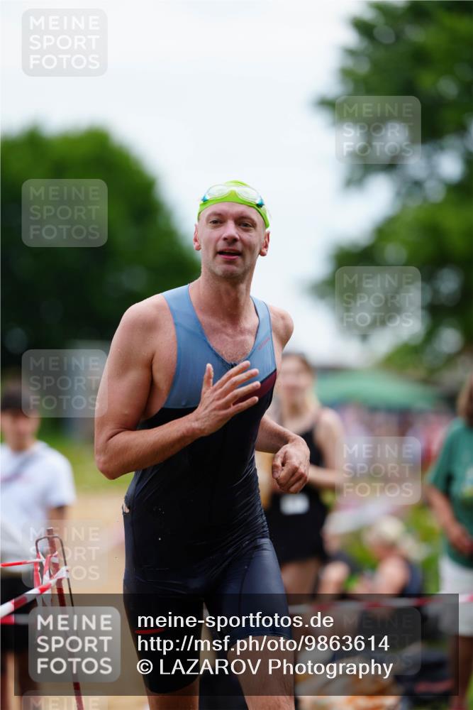 21.06.2026 - 29. Vierlanden-Triathlon LAZAROV Photography http://msf.ph/oto/9863614 21.06.2026 11:03:48 Schwimmen 649, 751 meine-sportfotos.de