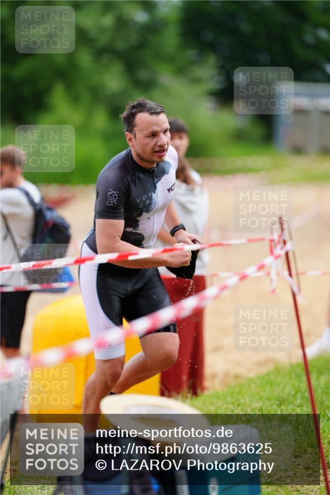 21.06.2026 - 29. Vierlanden-Triathlon LAZAROV Photography http://msf.ph/oto/9863625 21.06.2026 11:04:10 Schwimmen 655, 734 meine-sportfotos.de