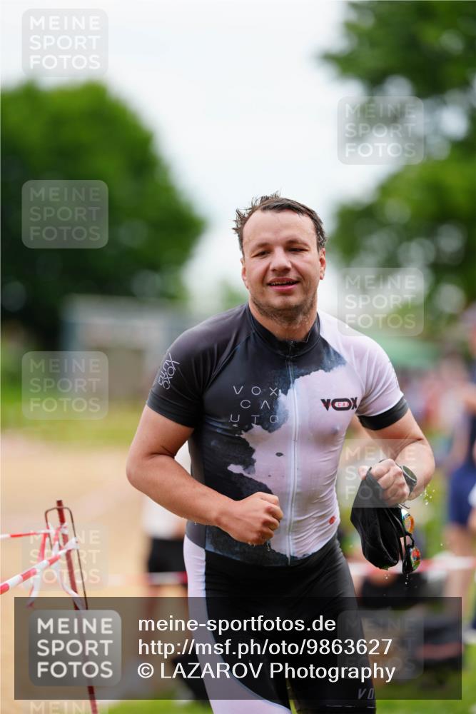21.06.2026 - 29. Vierlanden-Triathlon LAZAROV Photography http://msf.ph/oto/9863627 21.06.2026 11:04:11 Schwimmen 655, 734 meine-sportfotos.de