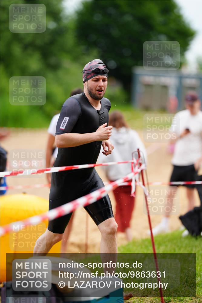 21.06.2026 - 29. Vierlanden-Triathlon LAZAROV Photography http://msf.ph/oto/9863631 21.06.2026 11:04:15 Schwimmen 632, 655, 672, 734 meine-sportfotos.de
