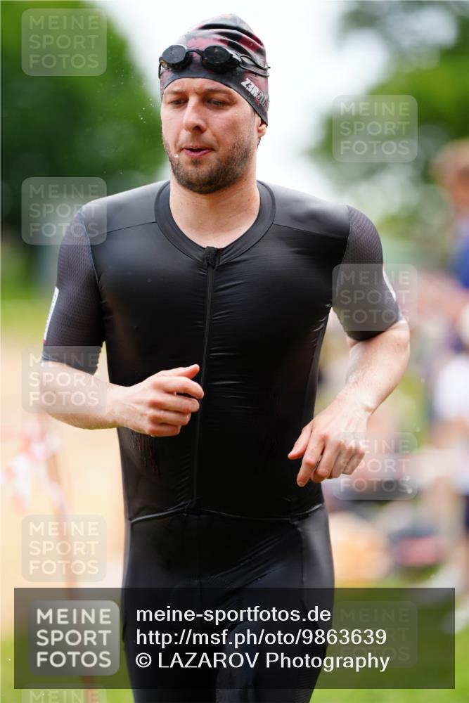 21.06.2026 - 29. Vierlanden-Triathlon LAZAROV Photography http://msf.ph/oto/9863639 21.06.2026 11:04:16 Schwimmen 632, 655, 672, 734 meine-sportfotos.de