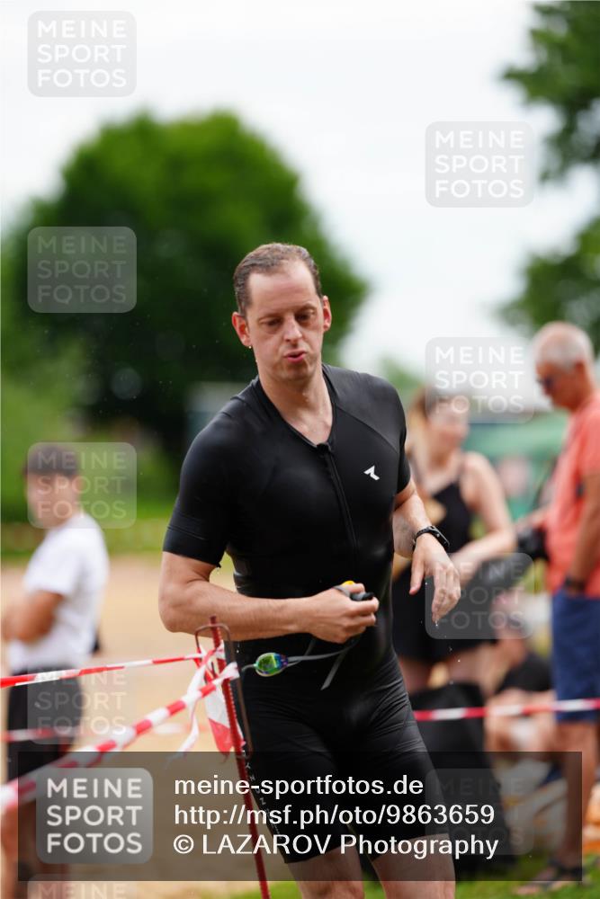 21.06.2026 - 29. Vierlanden-Triathlon LAZAROV Photography http://msf.ph/oto/9863659 21.06.2026 11:04:40 Schwimmen 17, 687, 747 meine-sportfotos.de