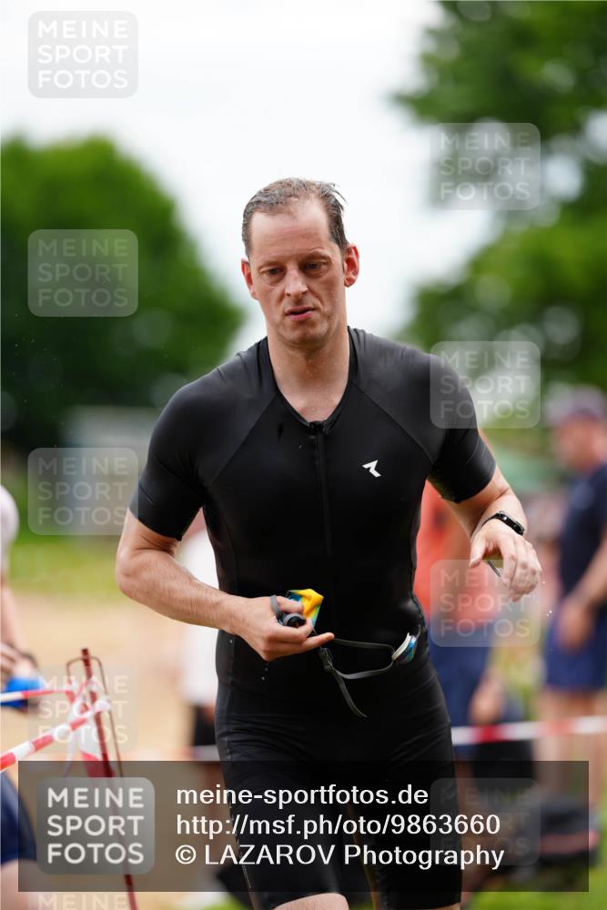 21.06.2026 - 29. Vierlanden-Triathlon LAZAROV Photography http://msf.ph/oto/9863660 21.06.2026 11:04:41 Schwimmen 17, 687, 747 meine-sportfotos.de