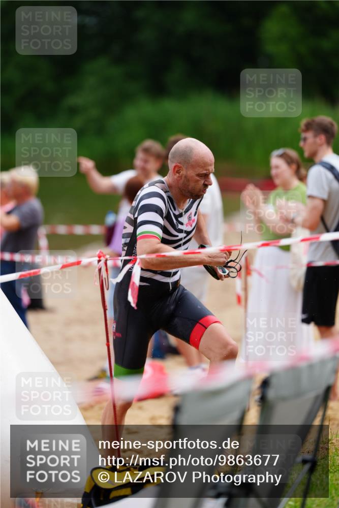 21.06.2026 - 29. Vierlanden-Triathlon LAZAROV Photography http://msf.ph/oto/9863677 21.06.2026 11:05:27 Schwimmen 633, 680, 787, 820 meine-sportfotos.de