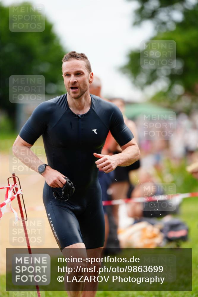 21.06.2026 - 29. Vierlanden-Triathlon LAZAROV Photography http://msf.ph/oto/9863699 21.06.2026 11:05:40 Schwimmen 633, 648, 744, 820 meine-sportfotos.de