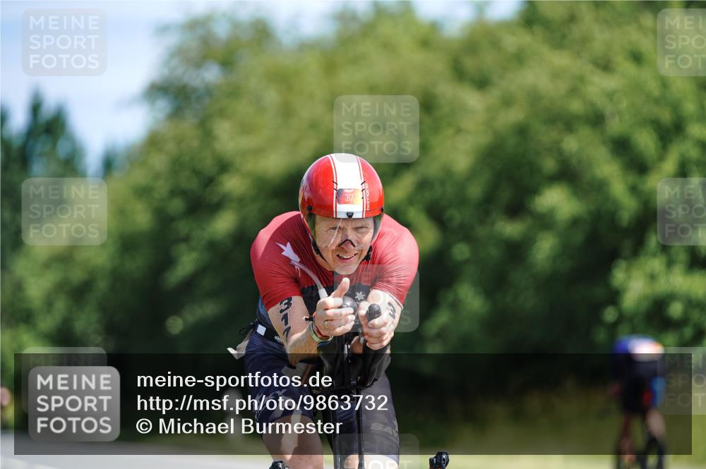 21.06.2026 - Viking Triathlon Michael Burmester http://msf.ph/oto/9863732 21.06.2026 11:40:54 Radfahren 96, 136, 155, 260, 287, 317, 317, 366, 445, 467, 467, 658 meine-sportfotos.de