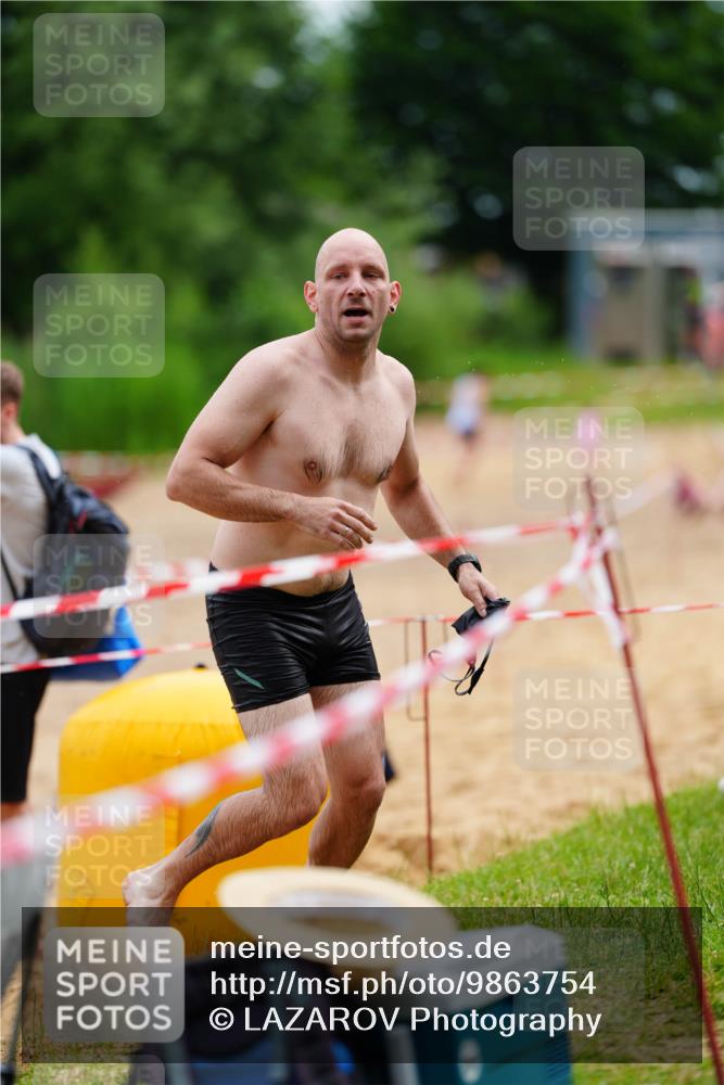 21.06.2026 - 29. Vierlanden-Triathlon LAZAROV Photography http://msf.ph/oto/9863754 21.06.2026 11:07:16 Schwimmen 684 meine-sportfotos.de