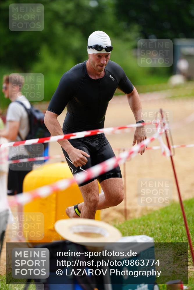 21.06.2026 - 29. Vierlanden-Triathlon LAZAROV Photography http://msf.ph/oto/9863774 21.06.2026 11:08:22 Schwimmen 645, 658, 735, 1358 meine-sportfotos.de
