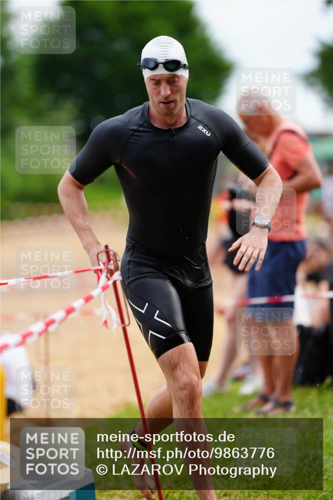 21.06.2026 - 29. Vierlanden-Triathlon LAZAROV Photography http://msf.ph/oto/9863776 21.06.2026 11:08:22 Schwimmen 645, 658, 735, 1358 meine-sportfotos.de
