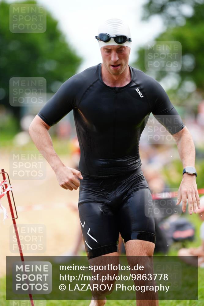 21.06.2026 - 29. Vierlanden-Triathlon LAZAROV Photography http://msf.ph/oto/9863778 21.06.2026 11:08:23 Schwimmen 645, 658, 735, 1358 meine-sportfotos.de