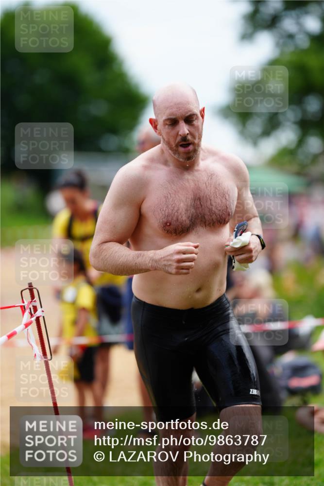 21.06.2026 - 29. Vierlanden-Triathlon LAZAROV Photography http://msf.ph/oto/9863787 21.06.2026 11:09:07 Schwimmen 669 meine-sportfotos.de