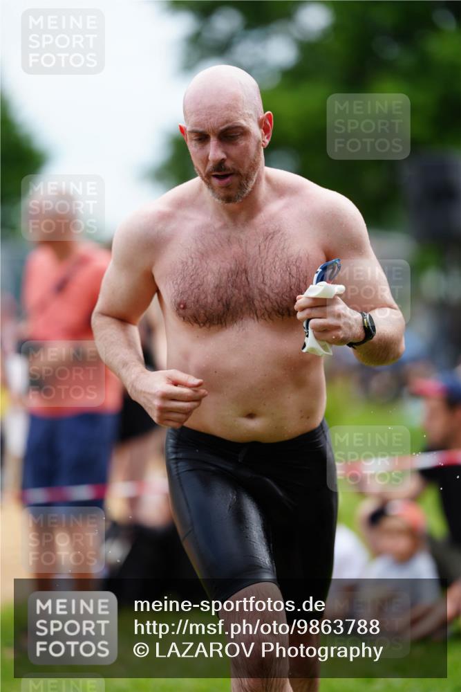 21.06.2026 - 29. Vierlanden-Triathlon LAZAROV Photography http://msf.ph/oto/9863788 21.06.2026 11:09:07 Schwimmen 669 meine-sportfotos.de
