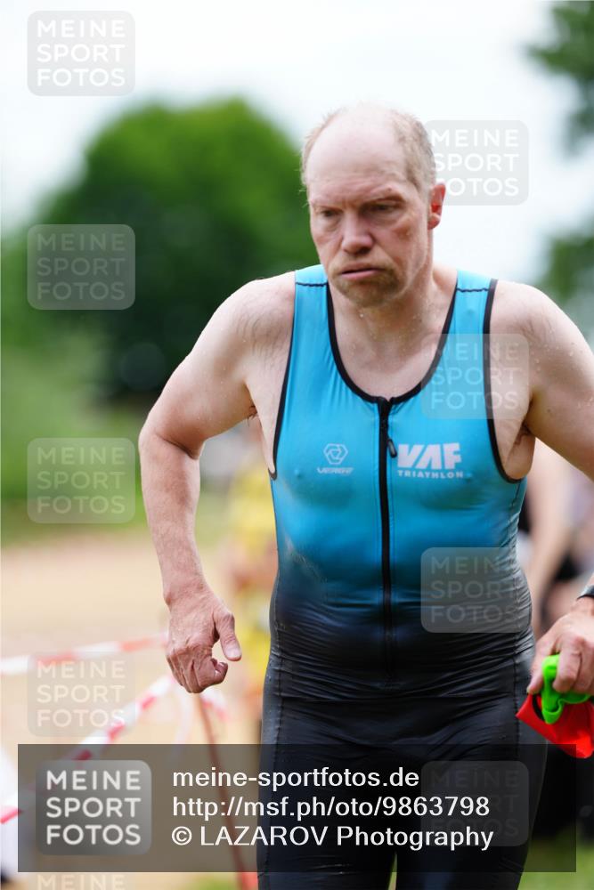 21.06.2026 - 29. Vierlanden-Triathlon LAZAROV Photography http://msf.ph/oto/9863798 21.06.2026 11:09:24 Schwimmen 800 meine-sportfotos.de