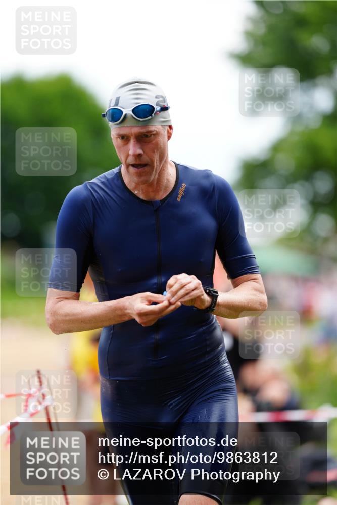 21.06.2026 - 29. Vierlanden-Triathlon LAZAROV Photography http://msf.ph/oto/9863812 21.06.2026 11:10:11 Schwimmen 741, 773 meine-sportfotos.de