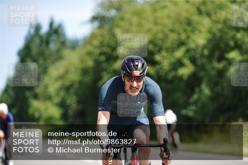 21.06.2026 - Viking Triathlon Michael Burmester http://msf.ph/oto/9863827 21.06.2026 11:42:19 Radfahren 83, 116, 118, 124, 142, 172, 331, 517, 556, 621, 661 meine-sportfotos.de