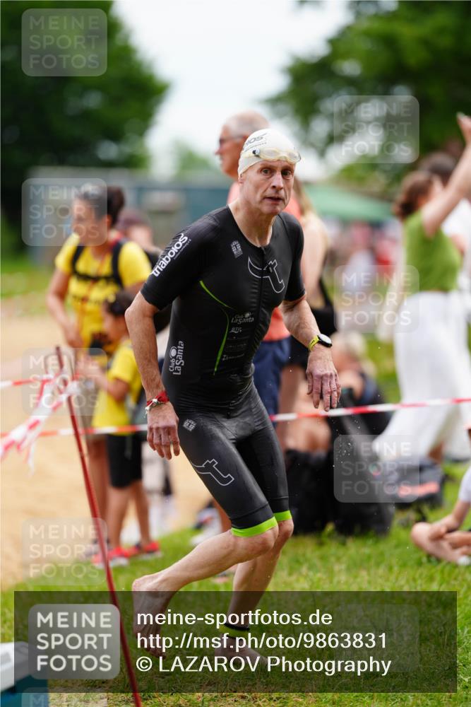 21.06.2026 - 29. Vierlanden-Triathlon LAZAROV Photography http://msf.ph/oto/9863831 21.06.2026 11:10:38 Schwimmen 764, 777, 802 meine-sportfotos.de