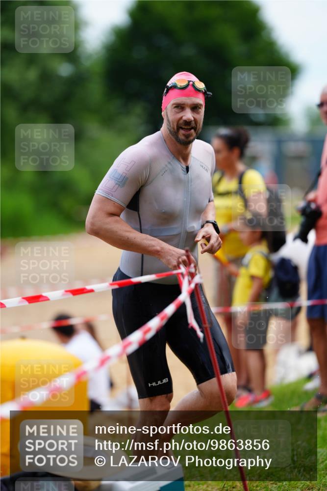 21.06.2026 - 29. Vierlanden-Triathlon LAZAROV Photography http://msf.ph/oto/9863856 21.06.2026 11:11:19 Schwimmen 692, 750, 808, 811 meine-sportfotos.de