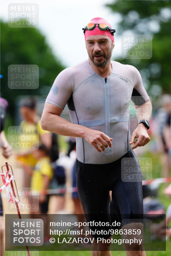 21.06.2026 - 29. Vierlanden-Triathlon LAZAROV Photography http://msf.ph/oto/9863859 21.06.2026 11:11:19 Schwimmen 692, 750, 808, 811 meine-sportfotos.de