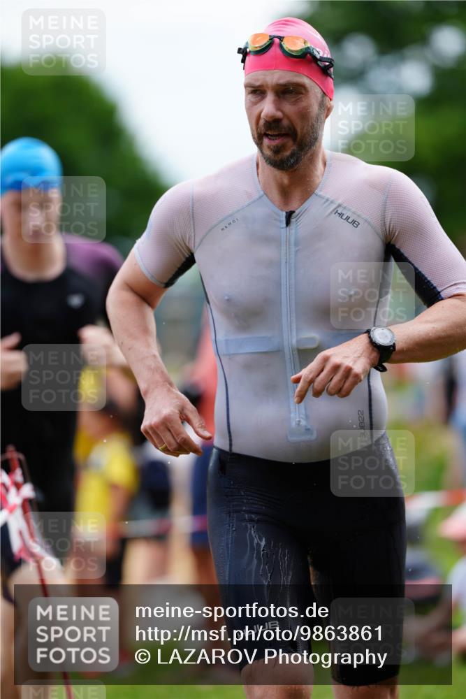 21.06.2026 - 29. Vierlanden-Triathlon LAZAROV Photography http://msf.ph/oto/9863861 21.06.2026 11:11:20 Schwimmen 692, 750, 808, 811 meine-sportfotos.de