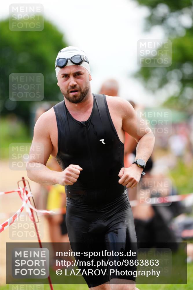 21.06.2026 - 29. Vierlanden-Triathlon LAZAROV Photography http://msf.ph/oto/9863863 21.06.2026 11:11:22 Schwimmen 692, 750, 808, 811 meine-sportfotos.de