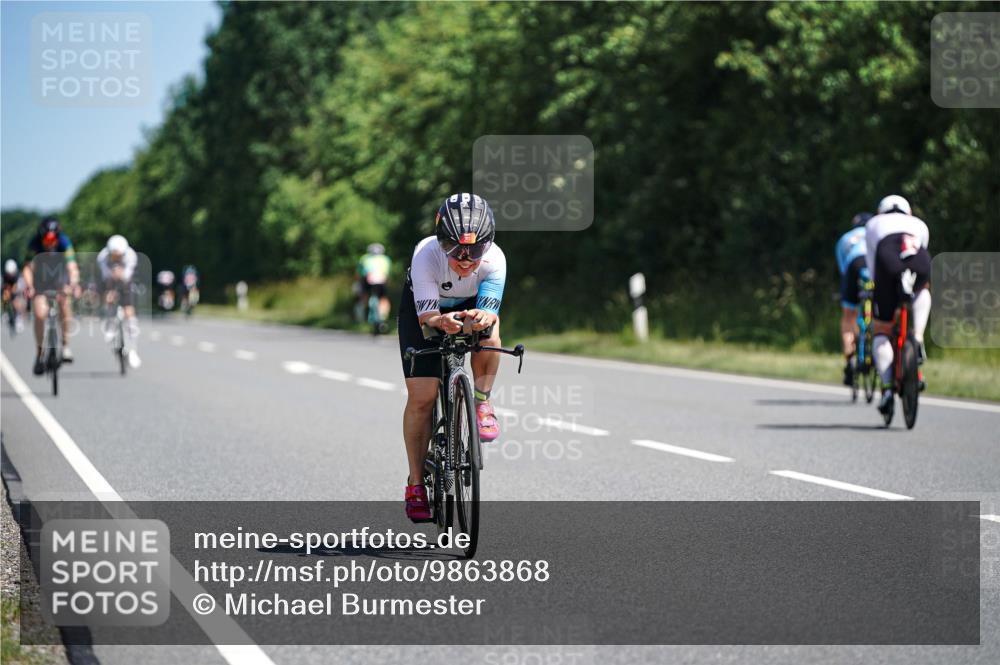 21.06.2026 - Viking Triathlon Michael Burmester http://msf.ph/oto/9863868 21.06.2026 11:43:58 Radfahren 20, 66, 68, 70, 70, 75, 255, 261, 370, 370, 386, 419, 441, 463, 642, 670 meine-sportfotos.de