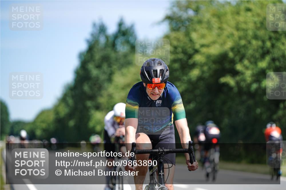 21.06.2026 - Viking Triathlon Michael Burmester http://msf.ph/oto/9863890 21.06.2026 11:44:02 Radfahren 20, 68, 70, 75, 84, 163, 255, 261, 289, 348, 370, 374, 419, 463, 509, 642, 670 meine-sportfotos.de