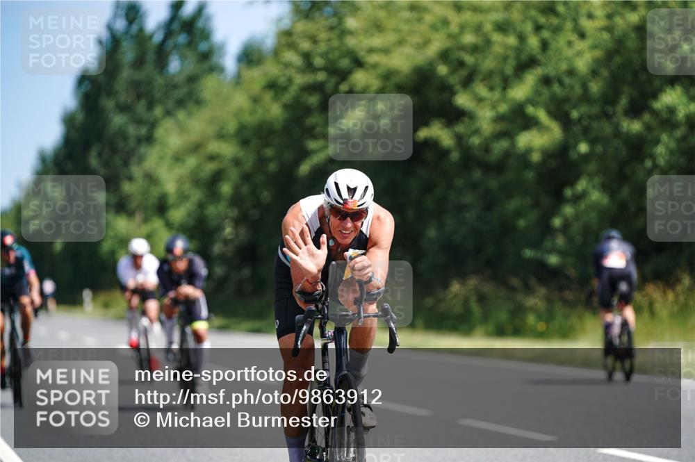 21.06.2026 - Viking Triathlon Michael Burmester http://msf.ph/oto/9863912 21.06.2026 11:44:19 Radfahren 44, 56, 84, 163, 166, 199, 211, 252, 282, 289, 348, 348, 374, 387, 411, 463, 509, 561, 608, 613, 643, 670 meine-sportfotos.de