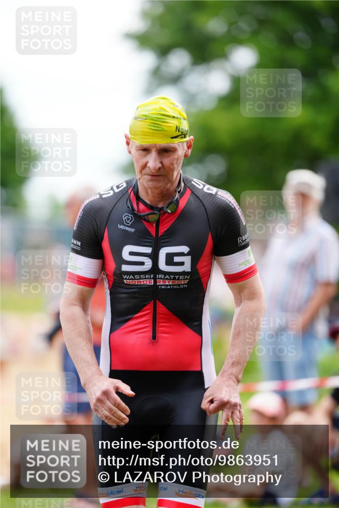 21.06.2026 - 29. Vierlanden-Triathlon LAZAROV Photography http://msf.ph/oto/9863951 21.06.2026 11:13:46 Schwimmen 809, 819, 825 meine-sportfotos.de