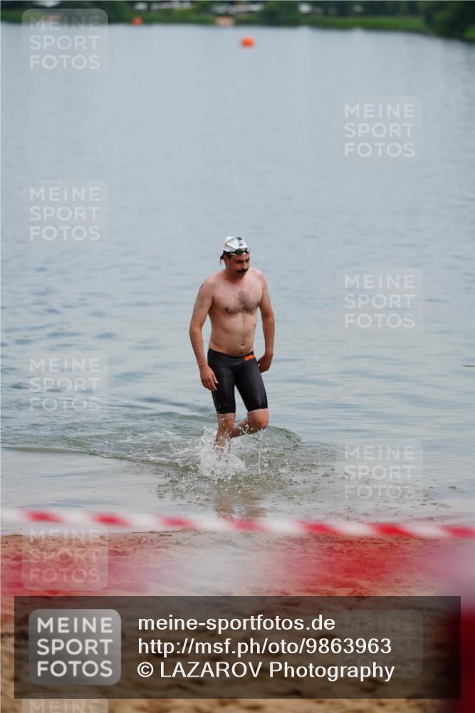 21.06.2026 - 29. Vierlanden-Triathlon LAZAROV Photography http://msf.ph/oto/9863963 21.06.2026 11:15:00 Schwimmen  meine-sportfotos.de