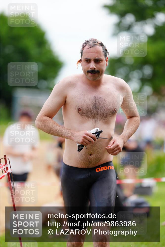 21.06.2026 - 29. Vierlanden-Triathlon LAZAROV Photography http://msf.ph/oto/9863986 21.06.2026 11:15:13 Schwimmen 902 meine-sportfotos.de