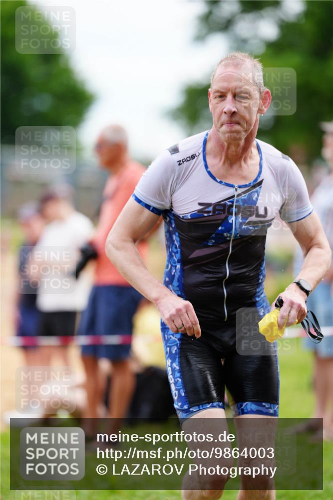 21.06.2026 - 29. Vierlanden-Triathlon LAZAROV Photography http://msf.ph/oto/9864003 21.06.2026 11:15:31 Schwimmen 781 meine-sportfotos.de