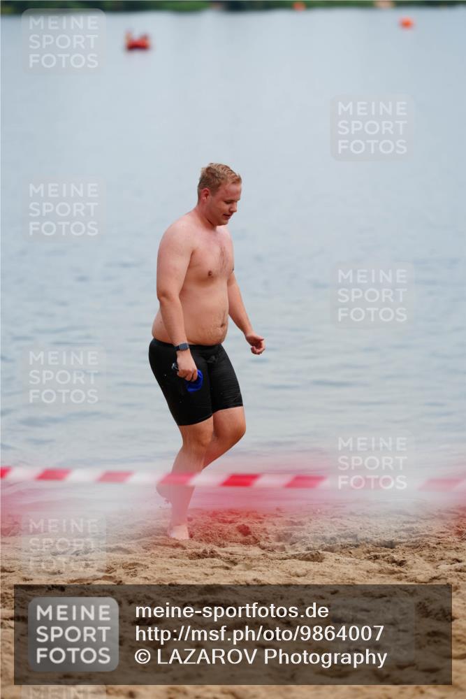 21.06.2026 - 29. Vierlanden-Triathlon LAZAROV Photography http://msf.ph/oto/9864007 21.06.2026 11:15:39 Schwimmen  meine-sportfotos.de