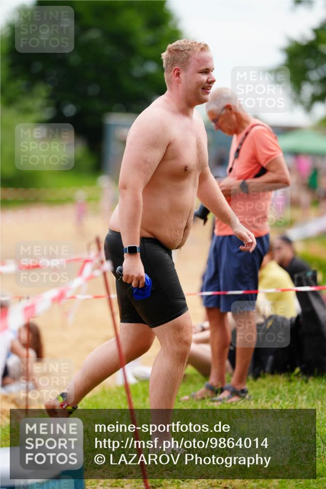 21.06.2026 - 29. Vierlanden-Triathlon LAZAROV Photography http://msf.ph/oto/9864014 21.06.2026 11:15:49 Schwimmen 736 meine-sportfotos.de