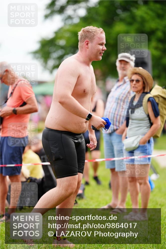21.06.2026 - 29. Vierlanden-Triathlon LAZAROV Photography http://msf.ph/oto/9864017 21.06.2026 11:15:50 Schwimmen 736 meine-sportfotos.de