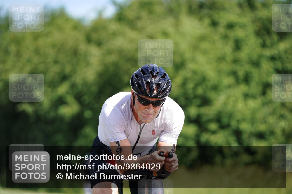 21.06.2026 - Viking Triathlon Michael Burmester http://msf.ph/oto/9864029 21.06.2026 11:45:11 Radfahren 72, 72, 78, 99, 113, 198, 198, 460, 484, 522, 526, 560 meine-sportfotos.de