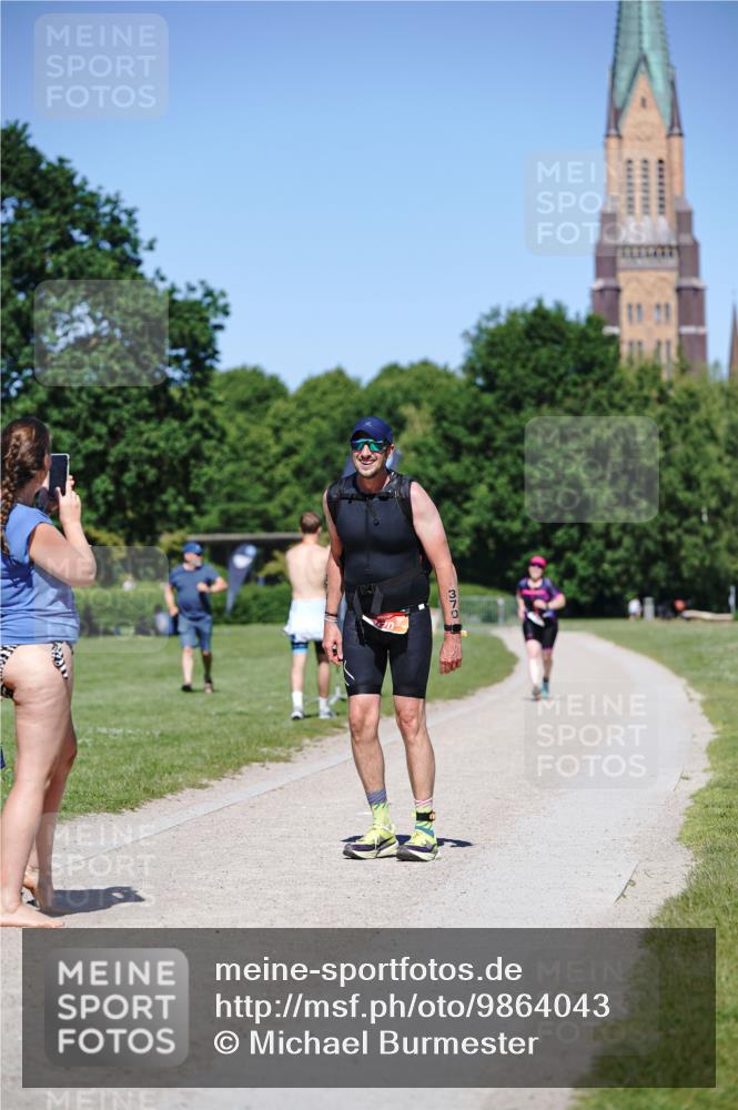 21.06.2026 - Viking Triathlon Michael Burmester http://msf.ph/oto/9864043 21.06.2026 16:32:40 Laufen 370, 424 meine-sportfotos.de