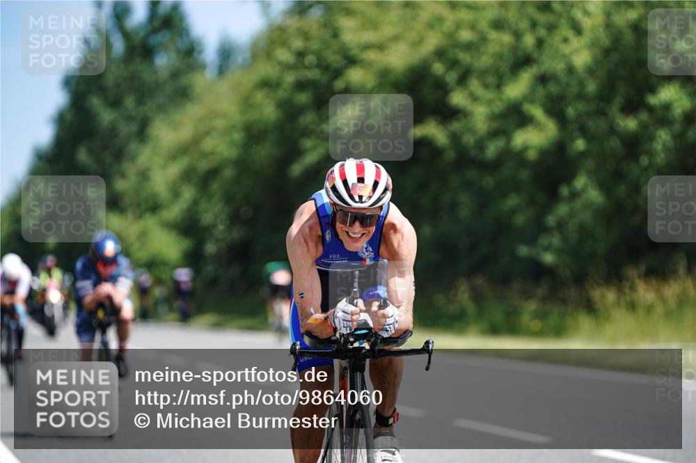 21.06.2026 - Viking Triathlon Michael Burmester http://msf.ph/oto/9864060 21.06.2026 11:45:52 Radfahren 46, 60, 111, 123, 138, 186, 186, 212, 227, 227, 245, 495, 532, 532, 541, 562 meine-sportfotos.de
