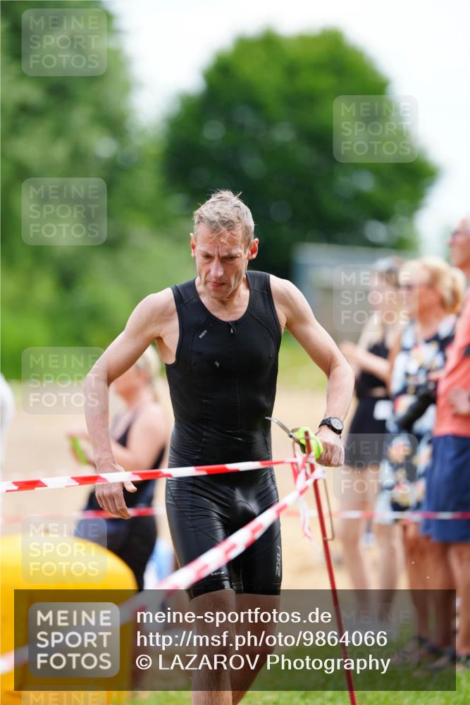 21.06.2026 - 29. Vierlanden-Triathlon LAZAROV Photography http://msf.ph/oto/9864066 21.06.2026 11:18:30 Schwimmen 769, 786 meine-sportfotos.de