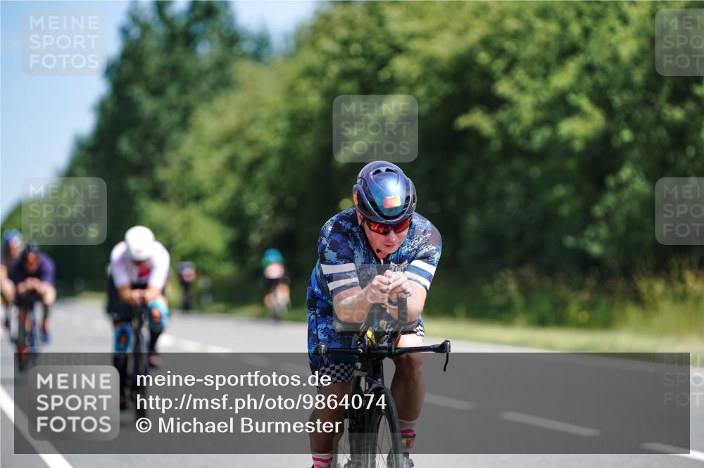 21.06.2026 - Viking Triathlon Michael Burmester http://msf.ph/oto/9864074 21.06.2026 11:45:54 Radfahren 39, 46, 60, 111, 123, 138, 186, 186, 212, 227, 227, 245, 495, 532, 532, 541, 562, 615 meine-sportfotos.de